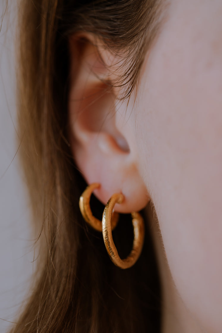 Medium Pebble Hoops