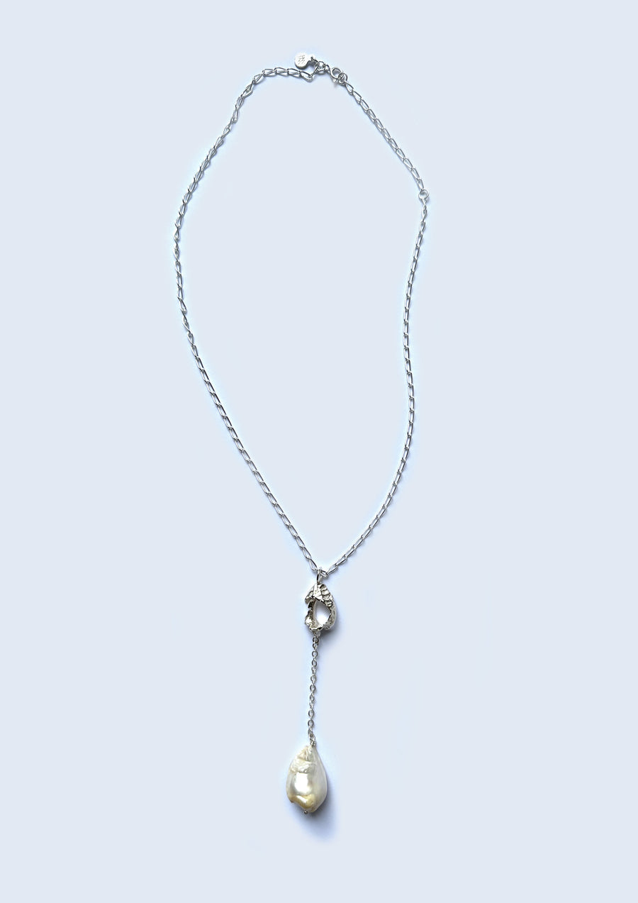 Fragmented Shell Chain and Baroque Pearl