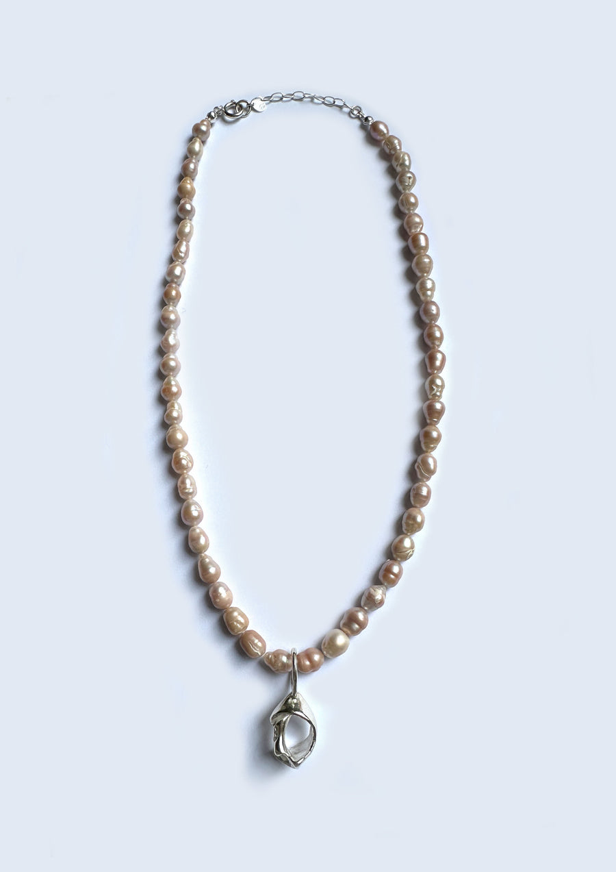 Smooth Fragmented Shell Pearl Necklace